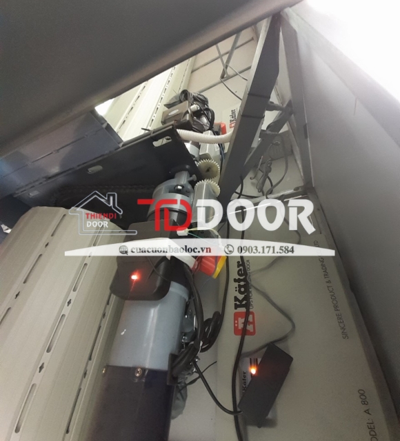 MOTOR CỬA
